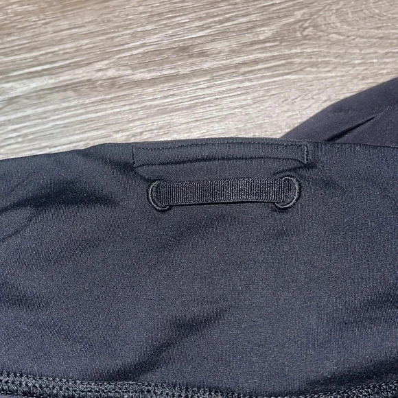 Lululemon athletica size 4 black crop leggings side zip pocket tulip hem capri - Picture 2 of 10